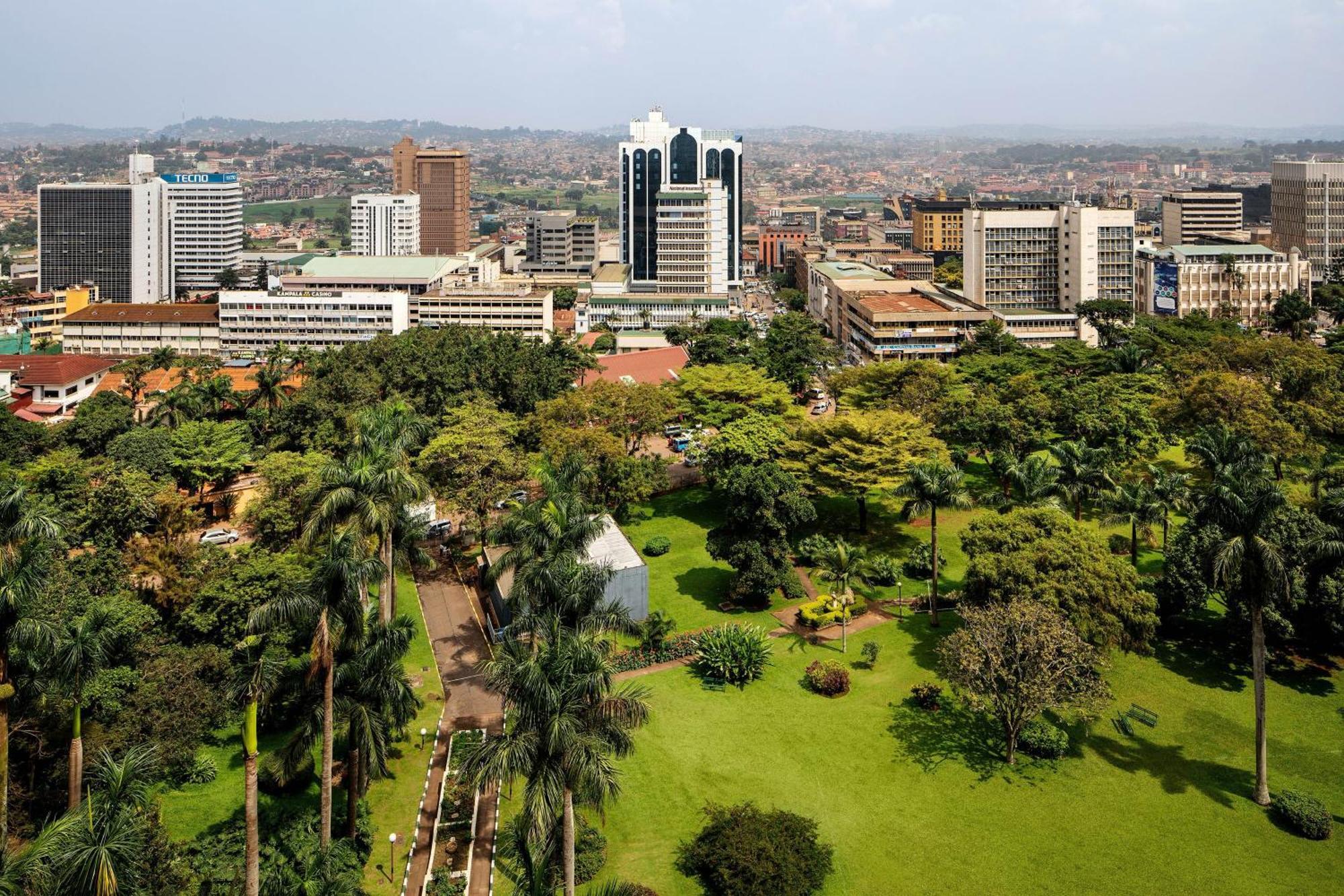 Sheraton Kampala Hotel Exterior foto